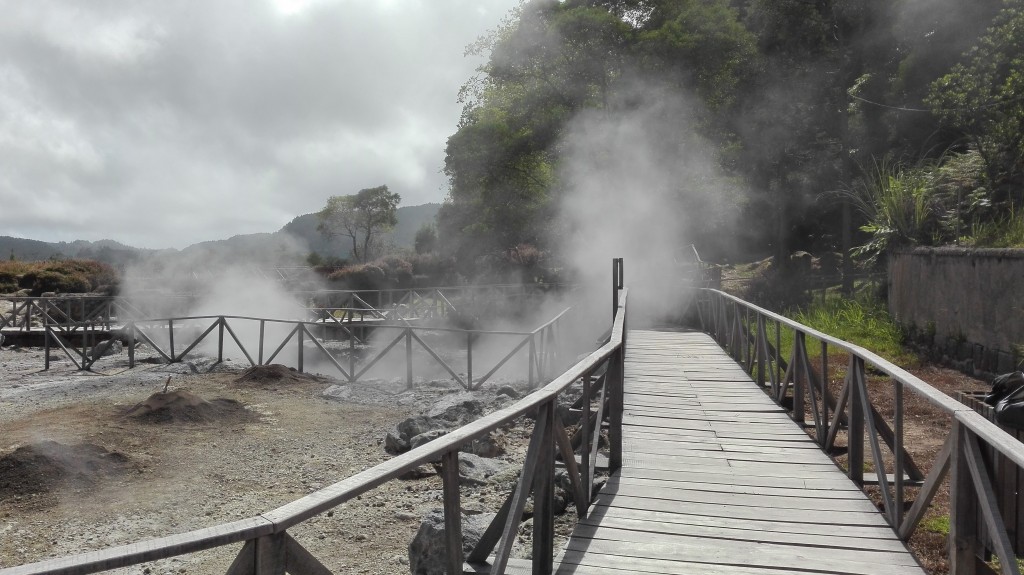 Hot springs next to Furnas Lake 