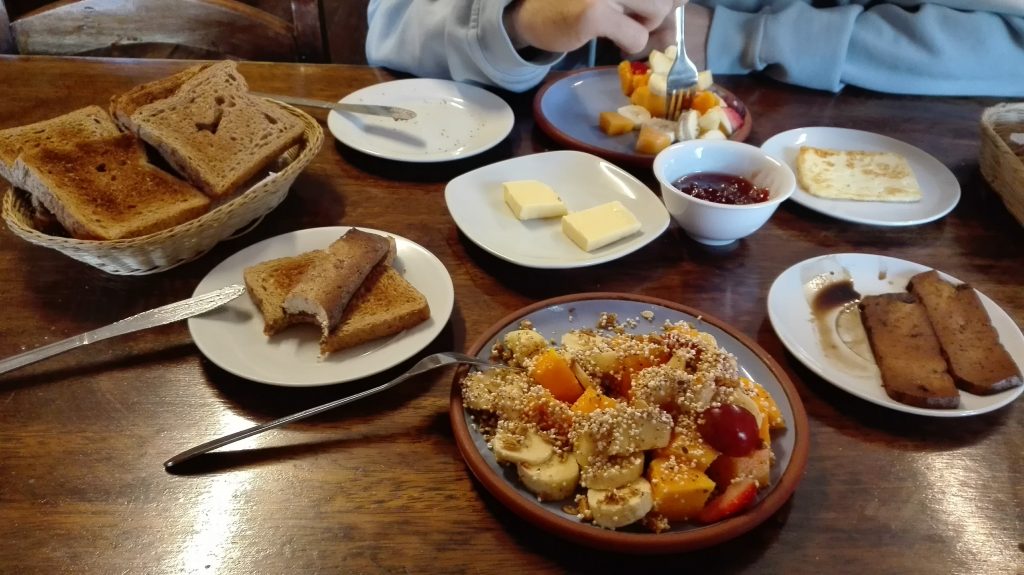 Vegan and vegetarian breakfast in El Encuentro