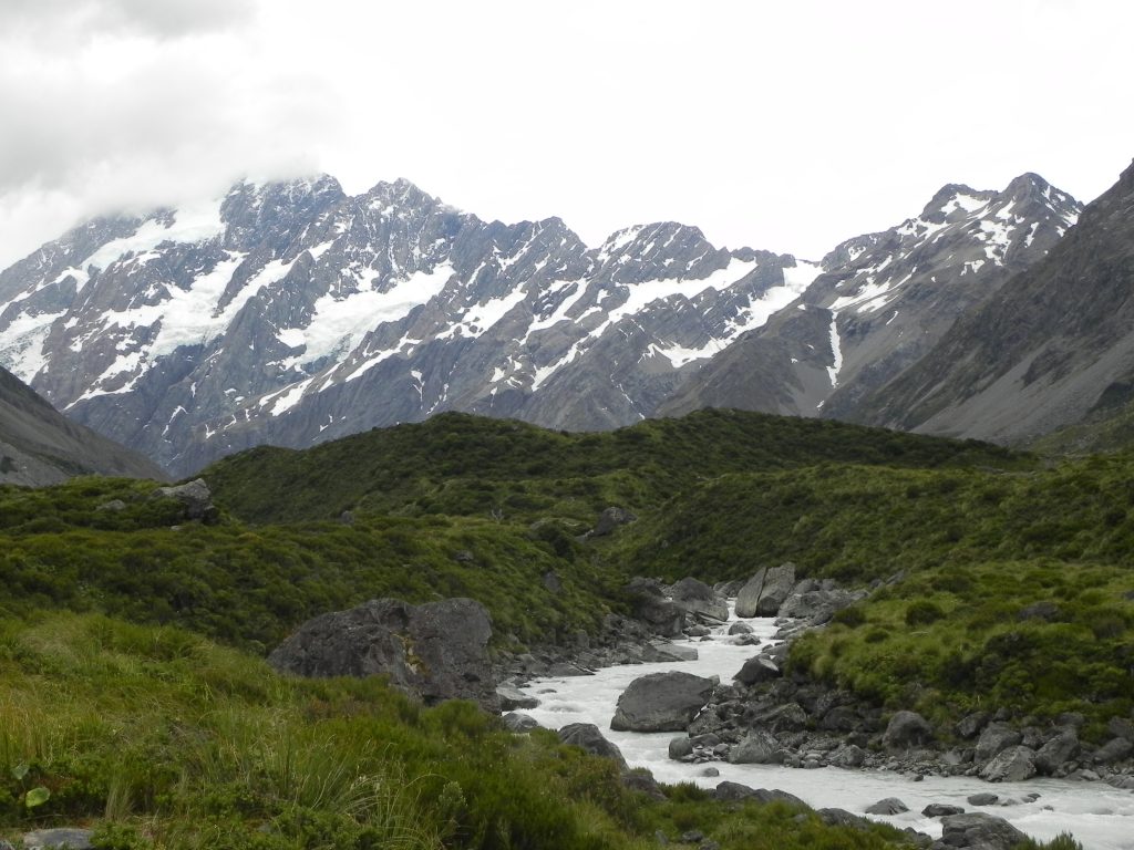 Walk to Mount Cook glacier Hooker Valley.