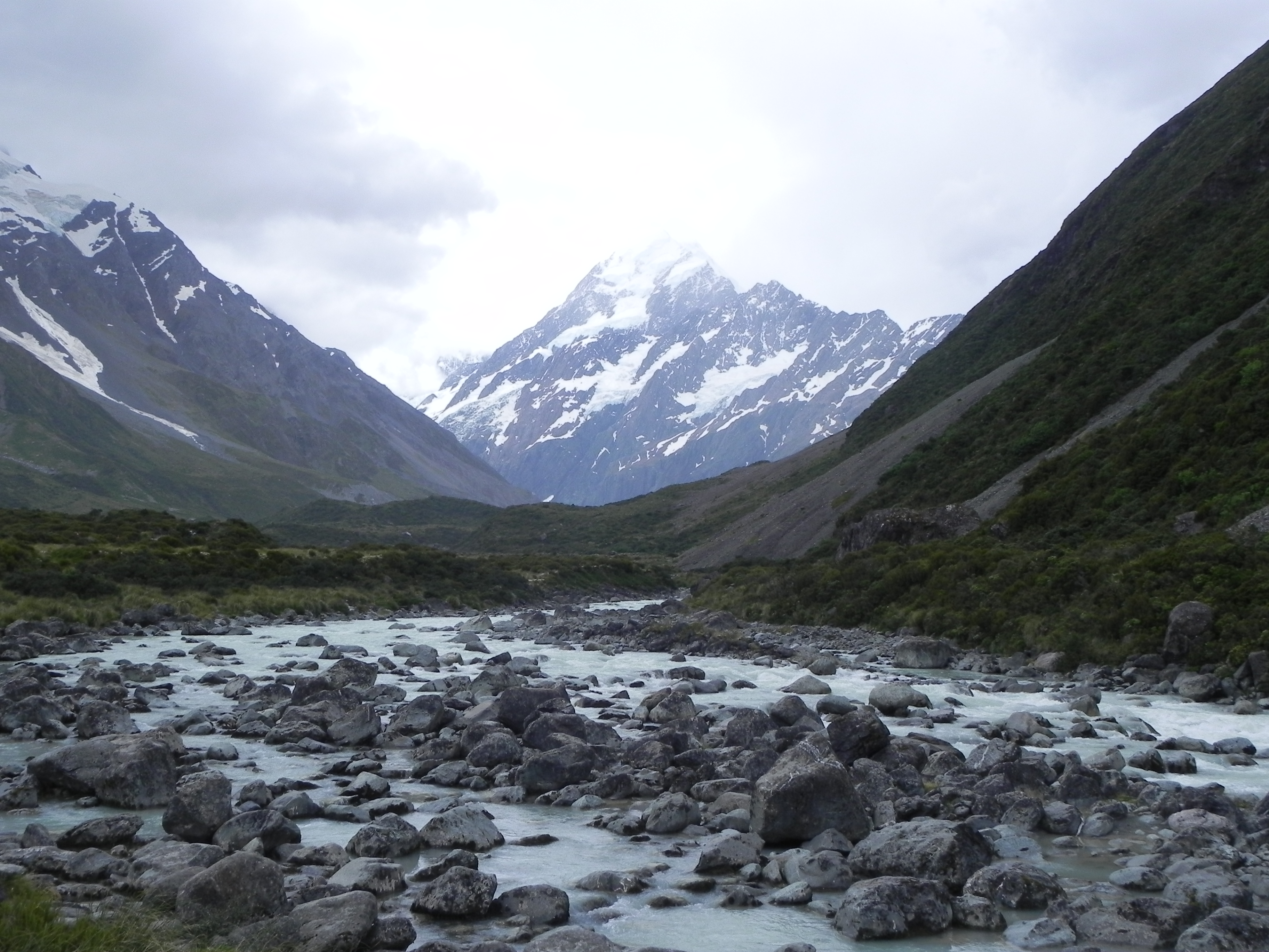 What to visit in New Zealand Southern Alps? Sliva
