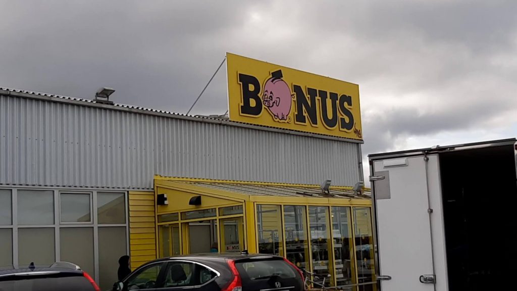 Bonus supermarket_Eating cheap in Iceland_